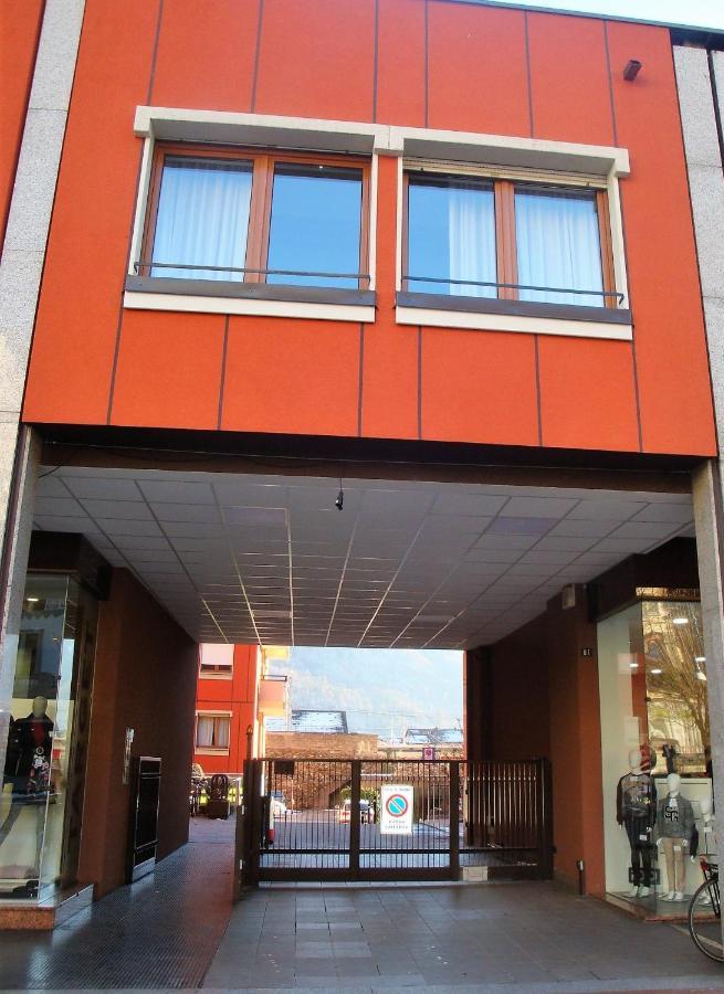 Lucini Ai Portici Apartment Tirano Bagian luar foto