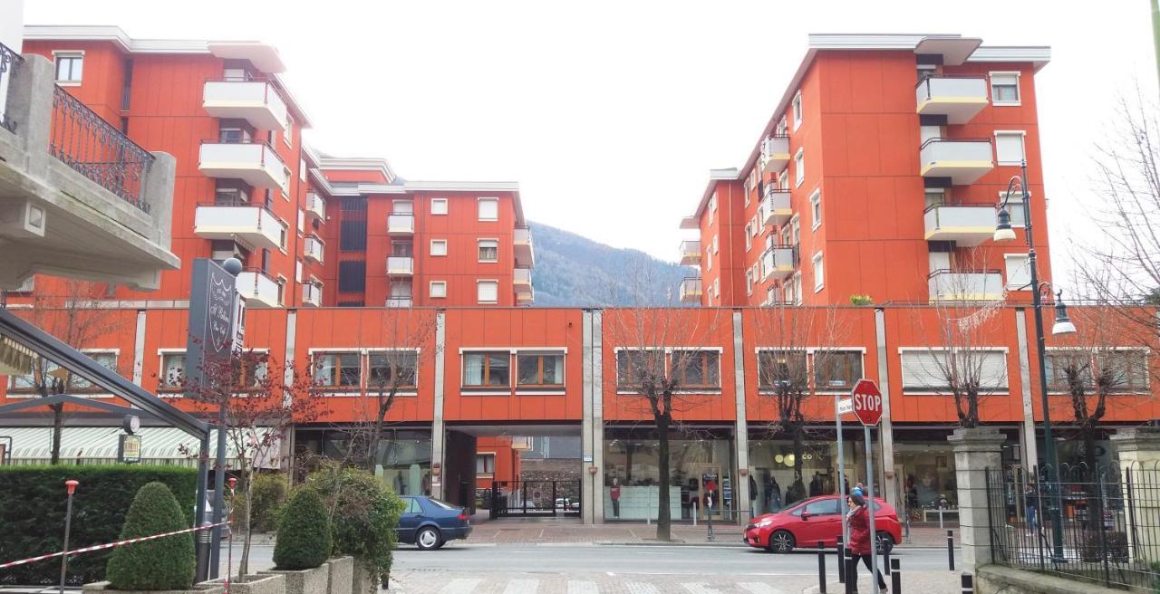 Lucini Ai Portici Apartment Tirano Bagian luar foto